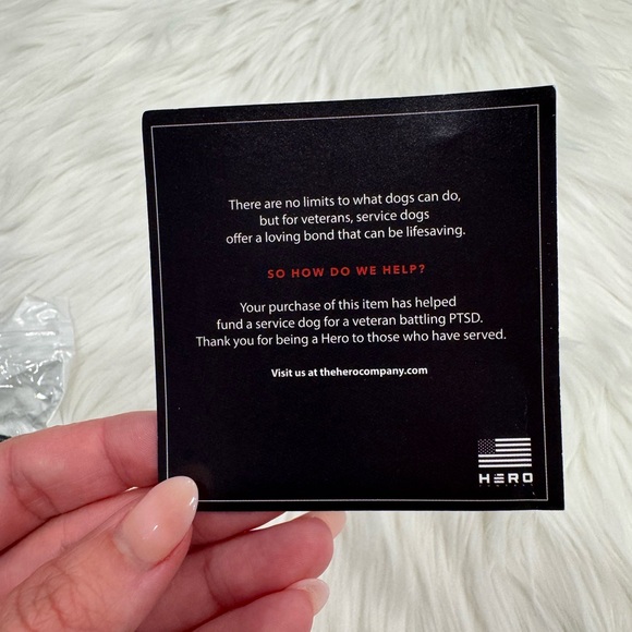 The Hero Company’s Never Forgotten Men's Bracelet & Dog Paracord Collar Bundle - Picture 14 of 16